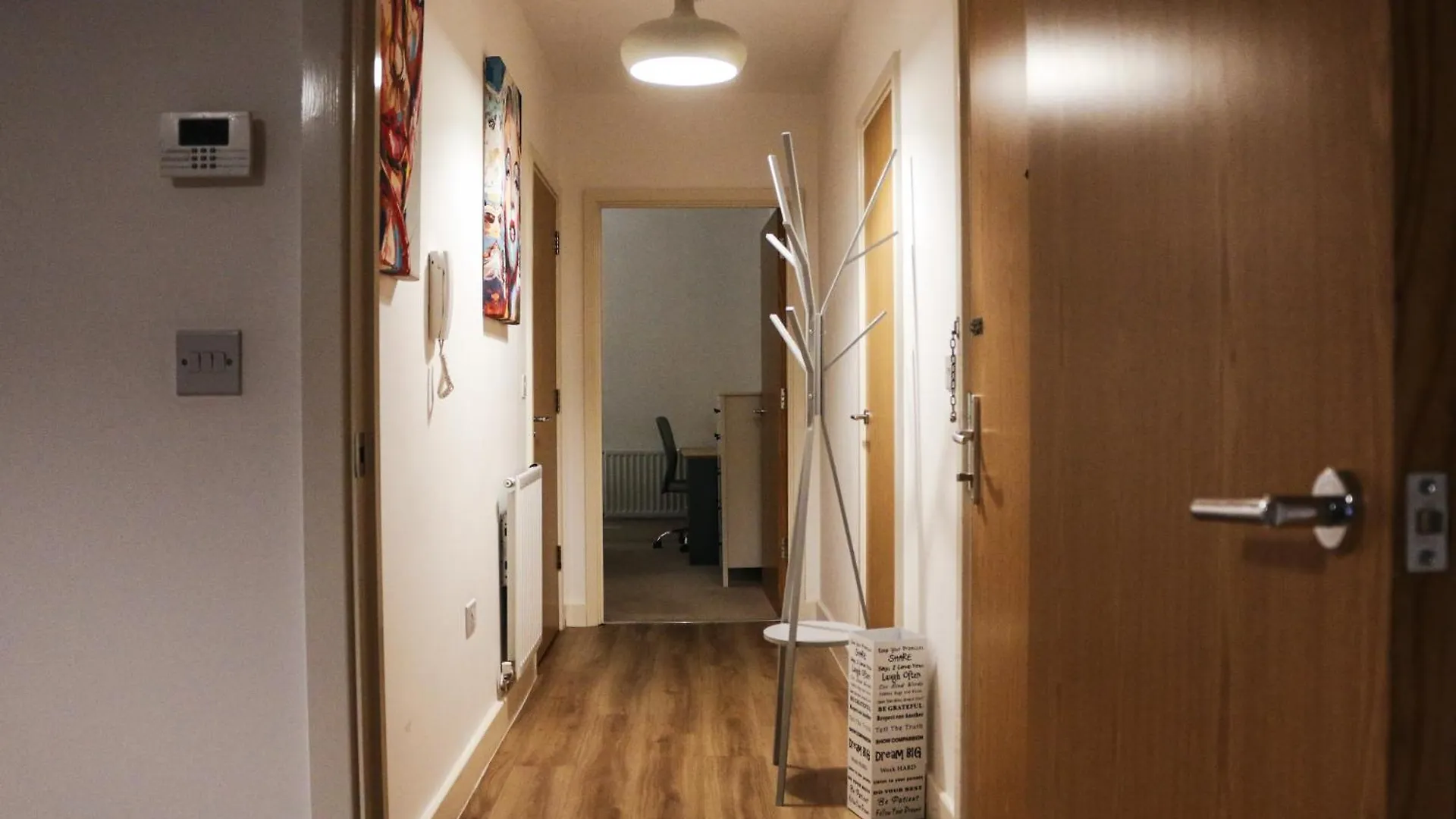 Imperial Stays- Parking, 4K Tvs, Central, Wifi And More! Bath 0*,  United Kingdom