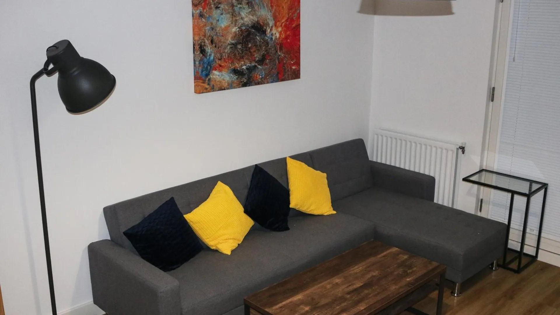 Imperial Stays- Parking, 4K Tvs, Central, Wifi And More! Bath Apartment