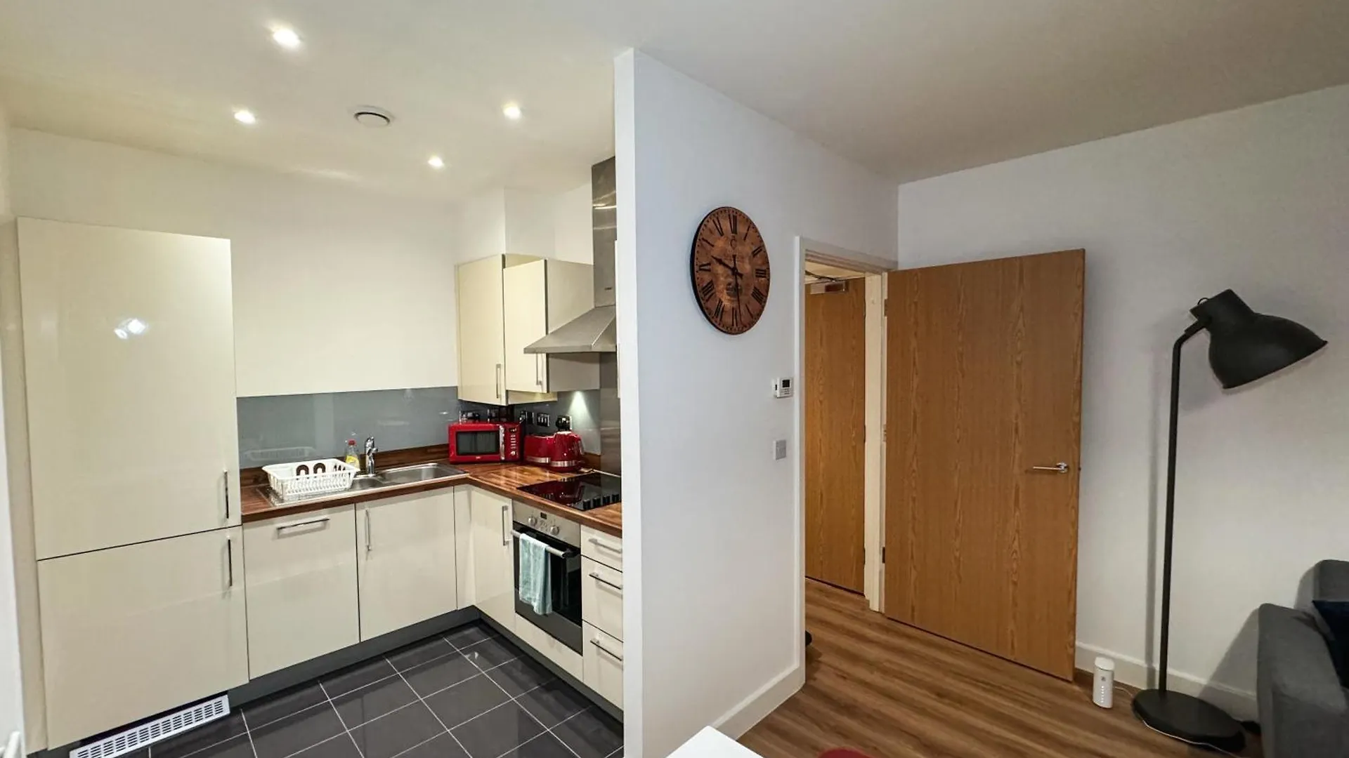 Apartment Imperial Stays- Parking, 4K Tvs, Central, Wifi And More! Bath